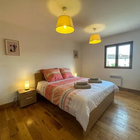 Cosy Remote Work Retreat 9 Guests Aubeterre *