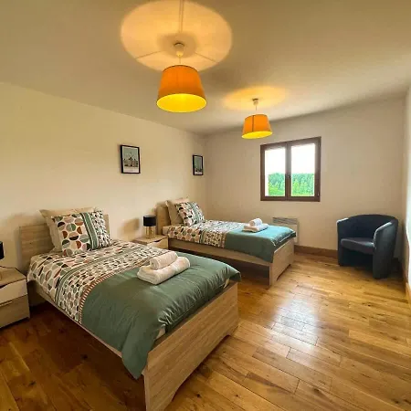 Ferienhaus Cosy Remote Work Retreat 9 Guests Aubeterre