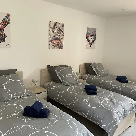 Cosy Remote Work Retreat 9 Guests Aubeterre Ferienhaus *