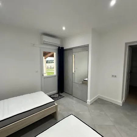 Ferienhaus Cosy Remote Work Retreat 9 Guests Aubeterre