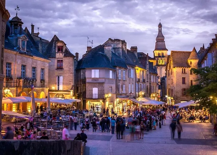 Cosy Remote Work Retreat 9 Guests Aubeterre 度假居